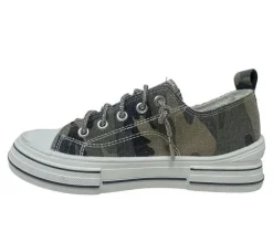 Women's Very G Aman Camo Sneakers