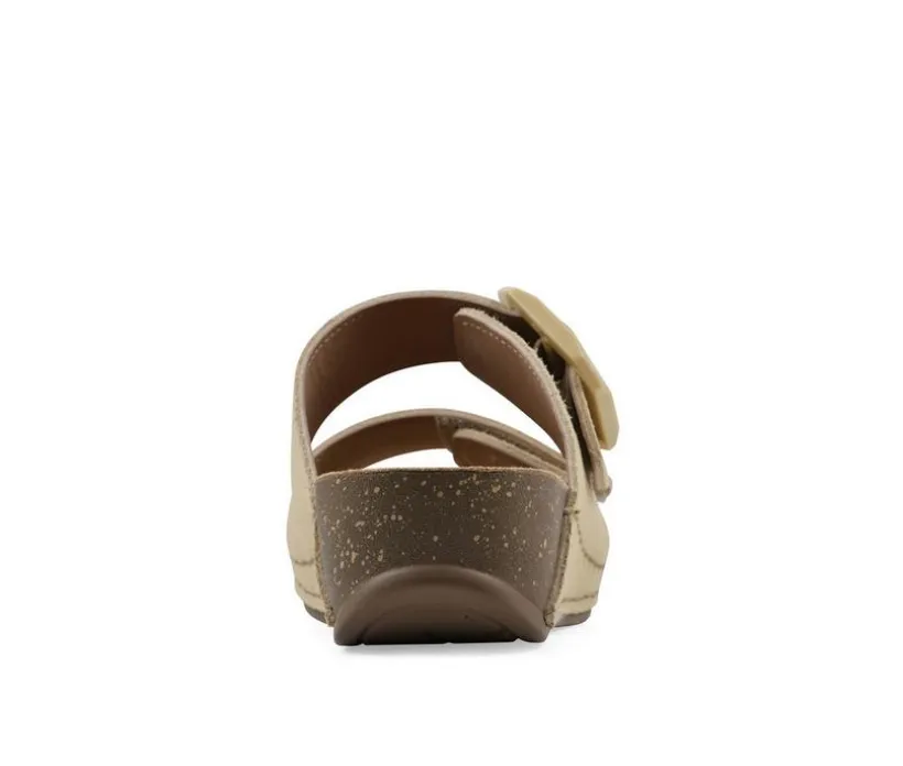Women's White Mountain Fearful Footbed Sandals