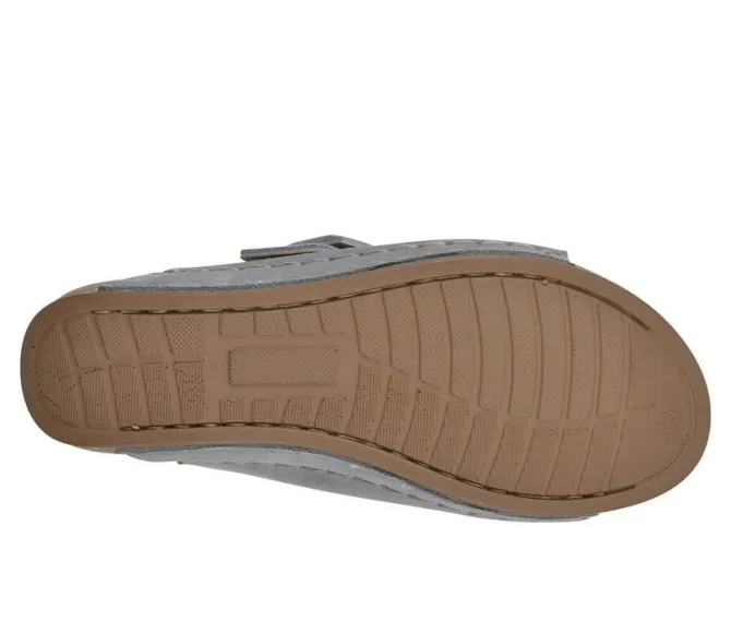 Women's White Mountain Fearful Footbed Sandals