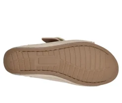 Women's White Mountain Fearful Footbed Sandals