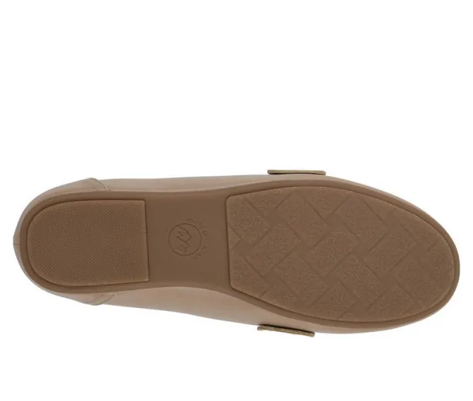 Women's White Mountain Wayside Loafers