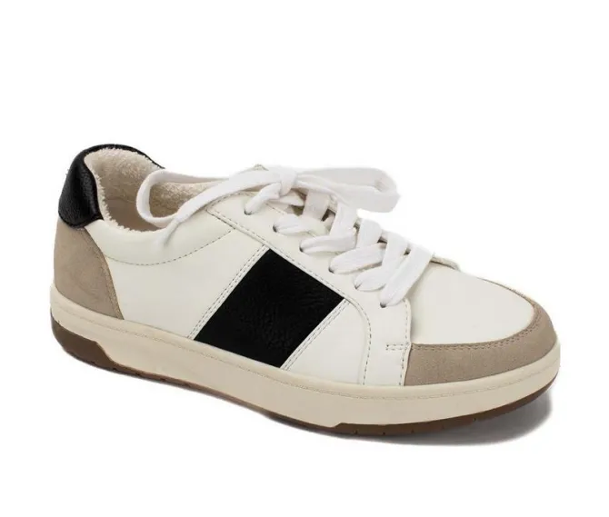 Women's Yellow Box Nemesia Fashion Sneakers
